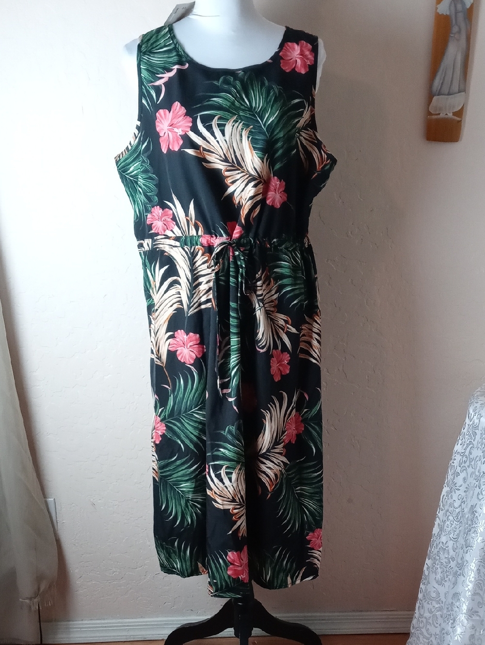 NWT Emery Rose Sleeveless Tropical Floral Midi Dress - Black with Pink & Green